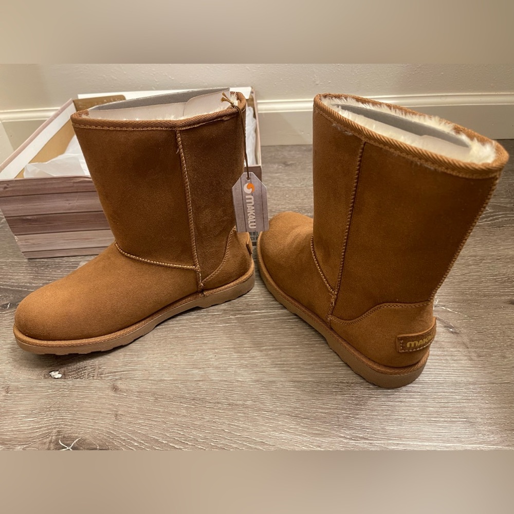 Makalu Boots. New with tags and box.